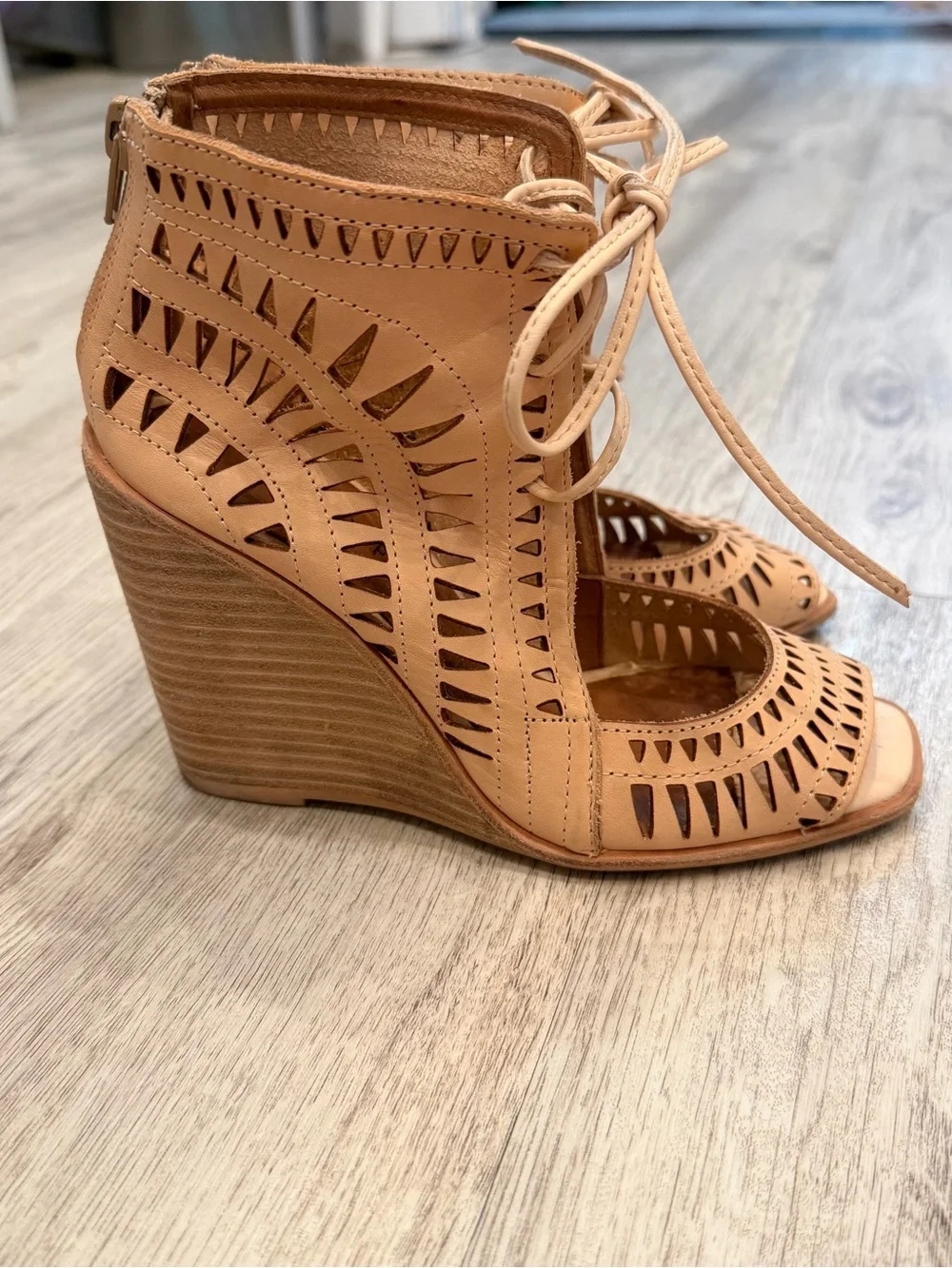 Jeffrey‎ Campbell Cutout Lace Up Wedge Heels Size 5.5